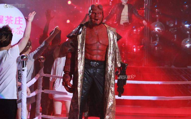  Hellboy của Bạch Khải Nam xuất hiện trên sân khấu Gương mặt thân quen trong tiếng hò reo và ngạc nhiên của khán giả cũng như 4 vị giám khảo của chương trình.